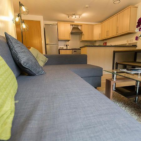 Raleigh Square - 2Br Ground-Floor Apartment In Нотингам Екстериор снимка