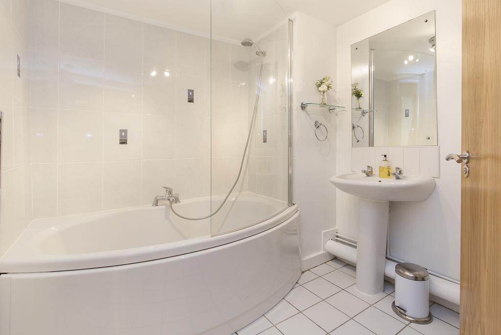 Raleigh Square - 2Br Ground-Floor Apartment In Нотингам Екстериор снимка