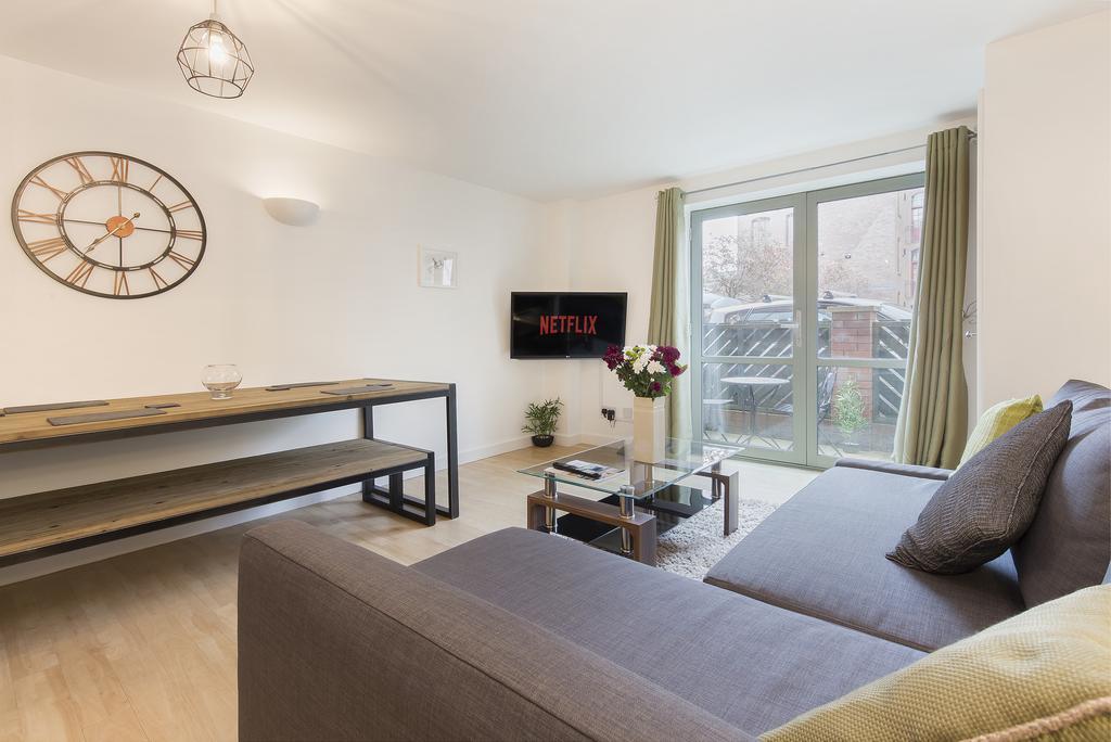 Raleigh Square - 2Br Ground-Floor Apartment In Нотингам Екстериор снимка