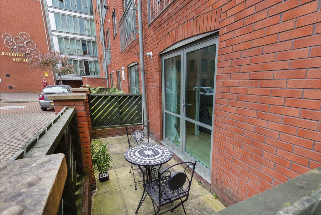 Raleigh Square - 2Br Ground-Floor Apartment In Нотингам Екстериор снимка
