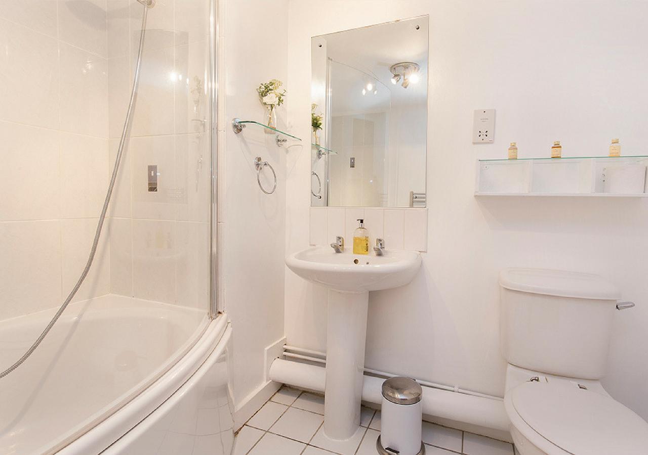 Raleigh Square - 2Br Ground-Floor Apartment In Нотингам Екстериор снимка